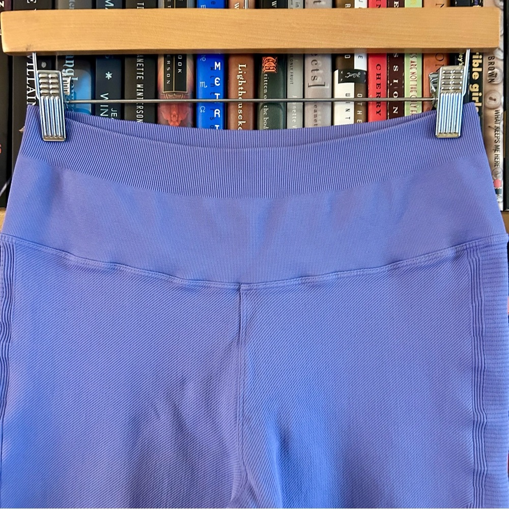 Peloton Purple Periwinkle Seamless Shapeshifter 7/8 Leggings size Large - Picture 2 of 7